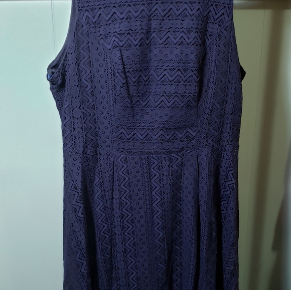Montau LA - Navy Blue Lacy A line dress Size Large - Picture 2 of 10
